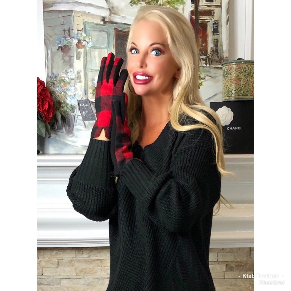 LAST PAIR! Buffalo Plaid Smart Touch Warm Gloves! - Picture 2 of 8